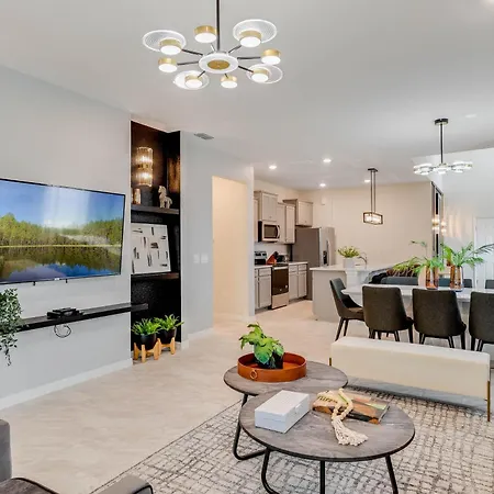 6 Bedrooms-4,5 Bathroom Windsor Island 1221 Ab